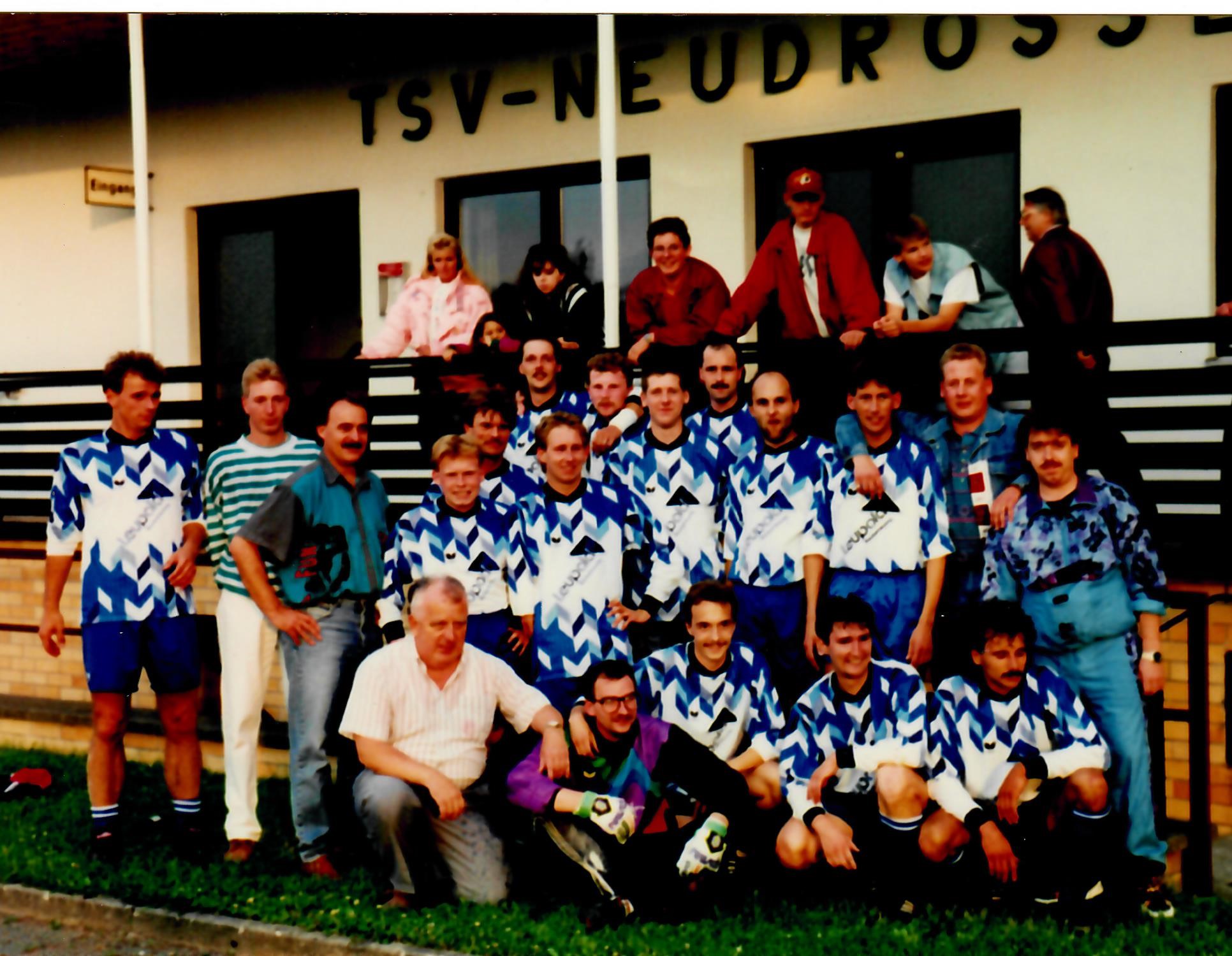 Siegerfoto der Aufsteiger in die B-Klasse 1993