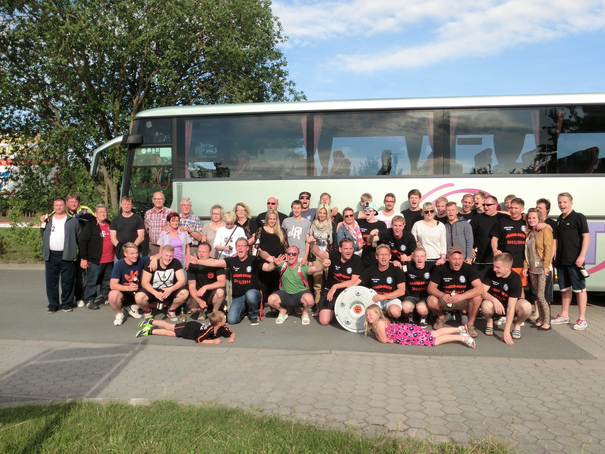 Der Mannschaftsbus des FC Eintracht Bayreuth in der Meistersaison 2013/14