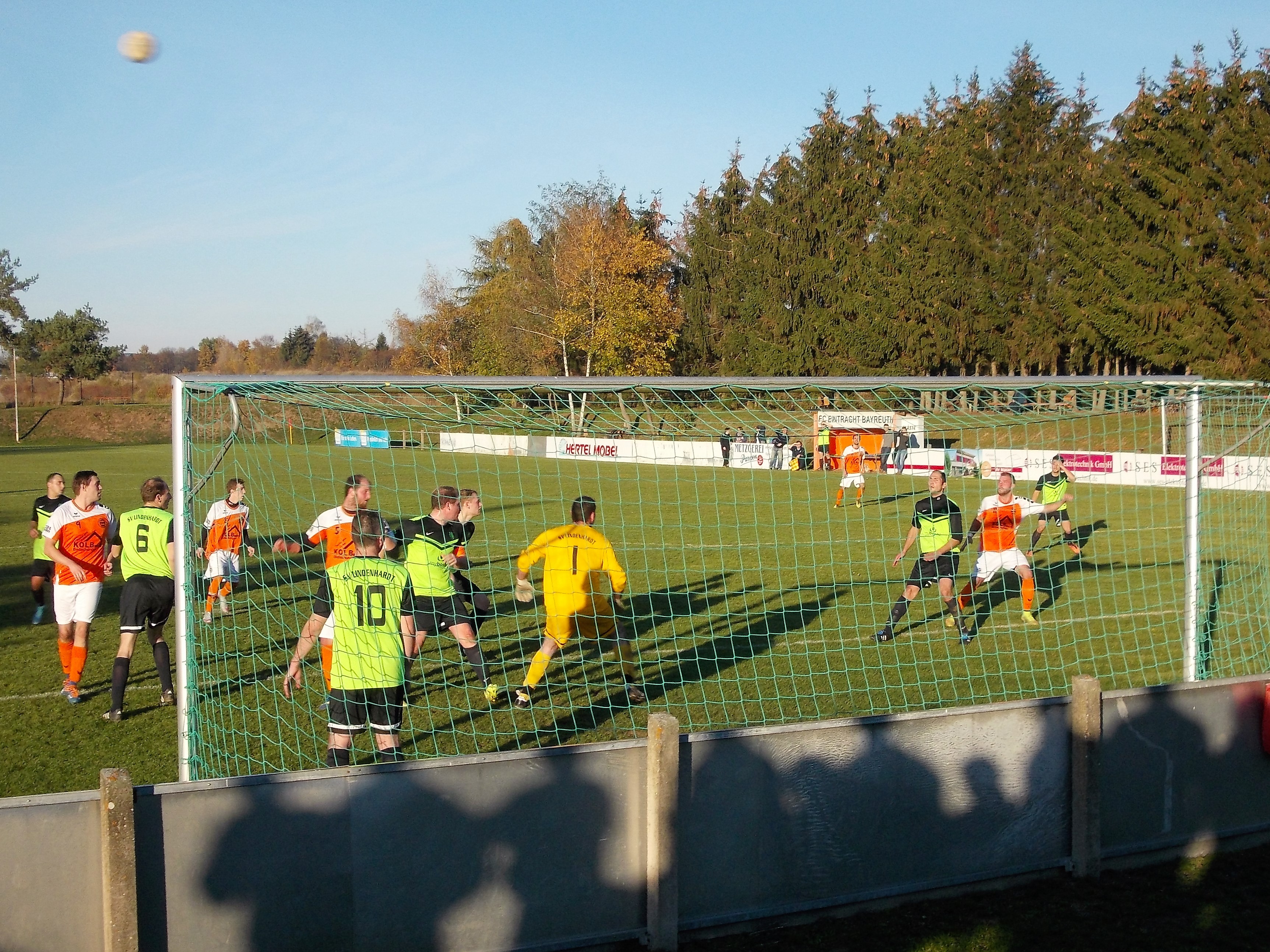Wieder findet der Ball sein Ziel nicht