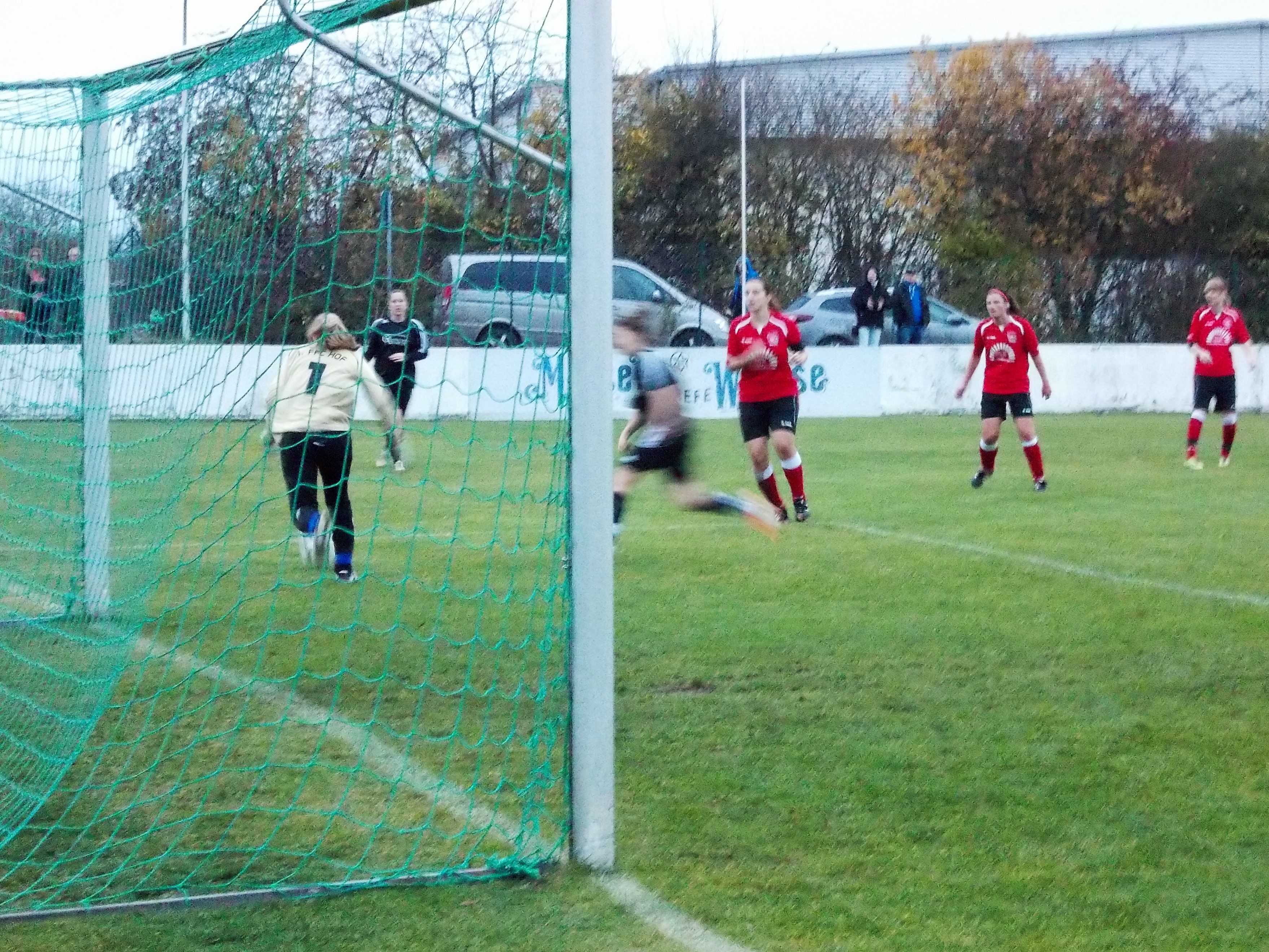 Spielszene beim 0:0 der Eintracht-Damen gegen den 1. FFC Hof 2