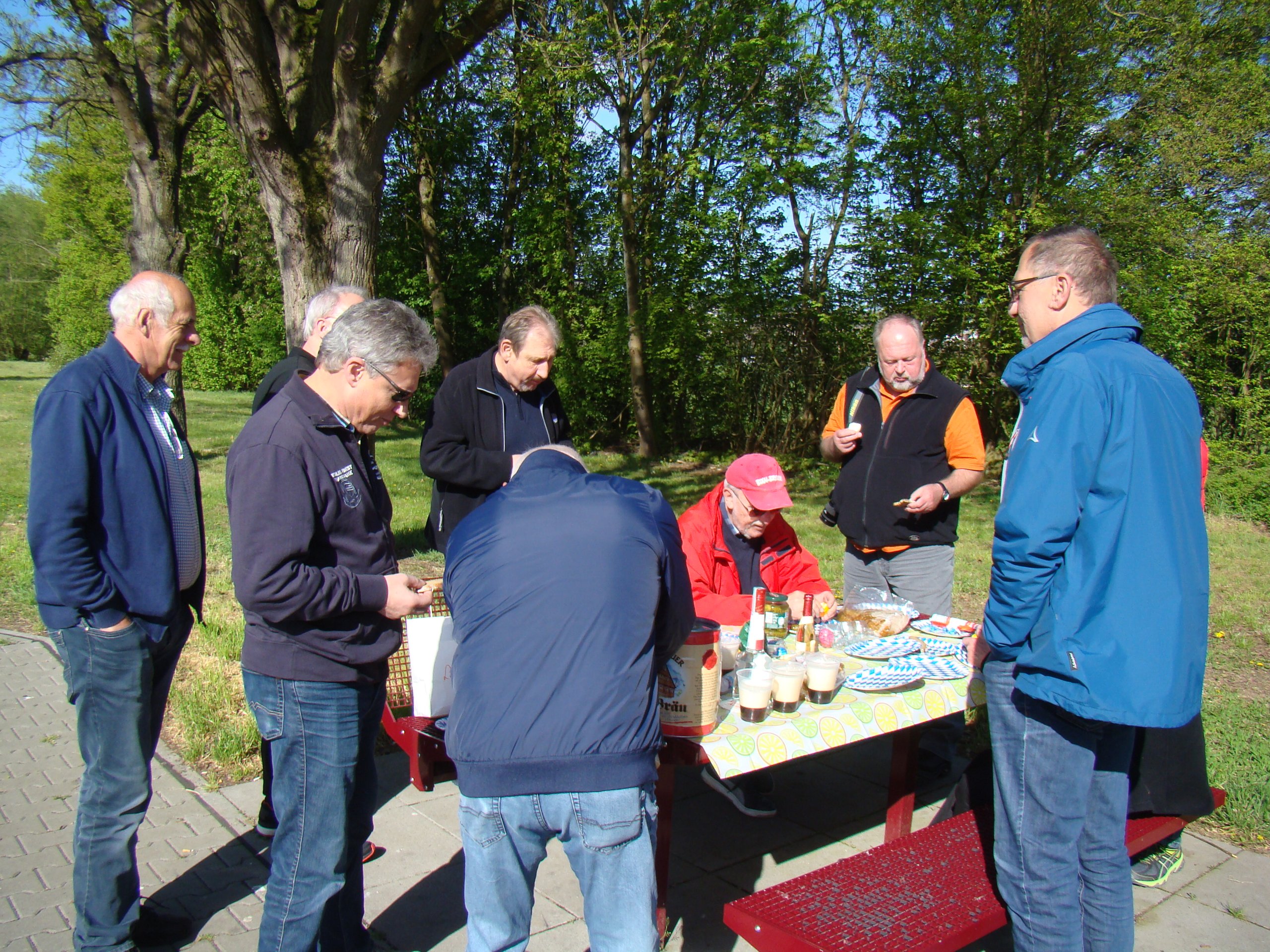 Die Eintracht-Wandergruppe im Bergischen Land 2016