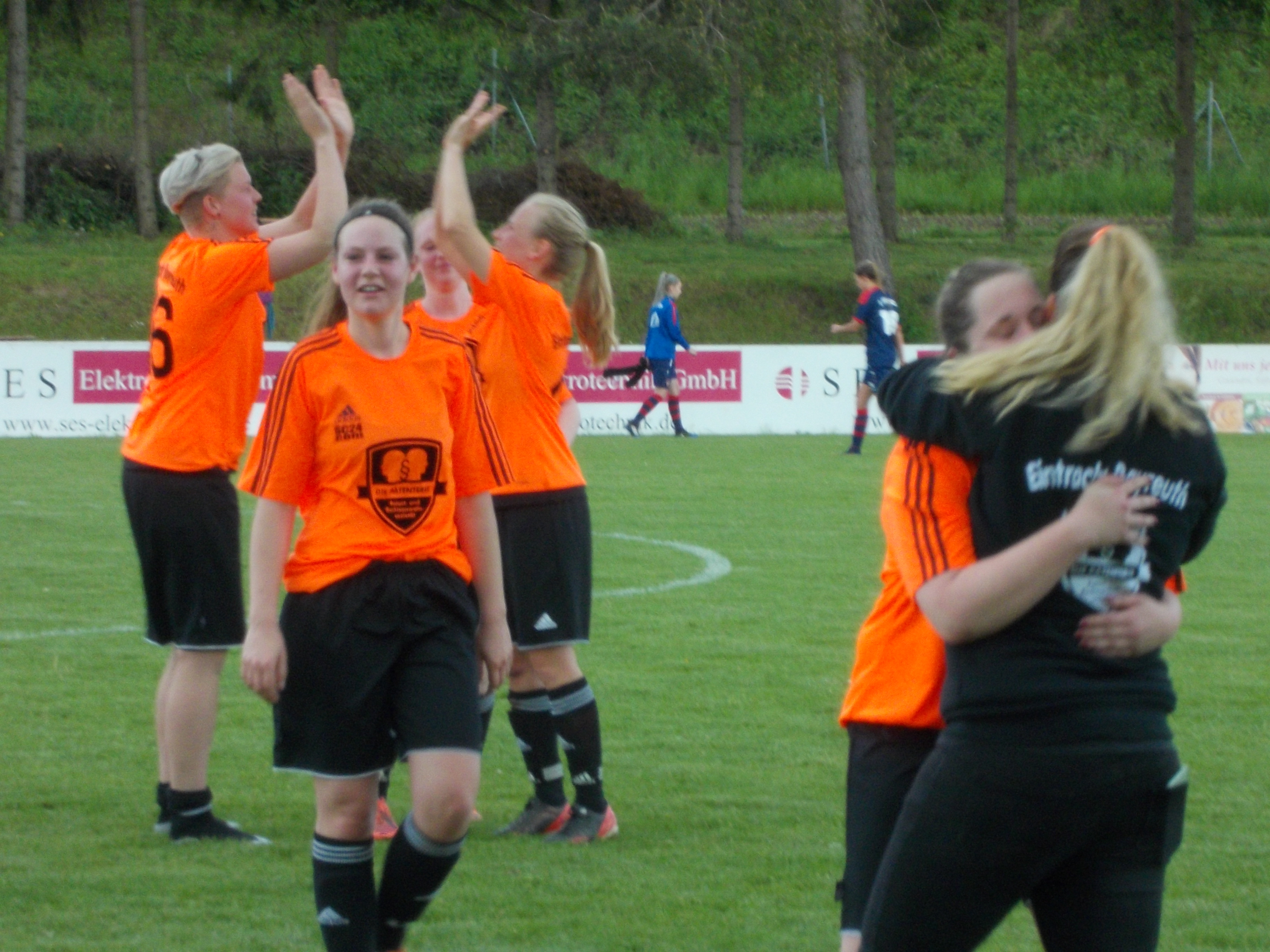 Freude nach dem 2:1 gegen den 1. FFC Hof 2