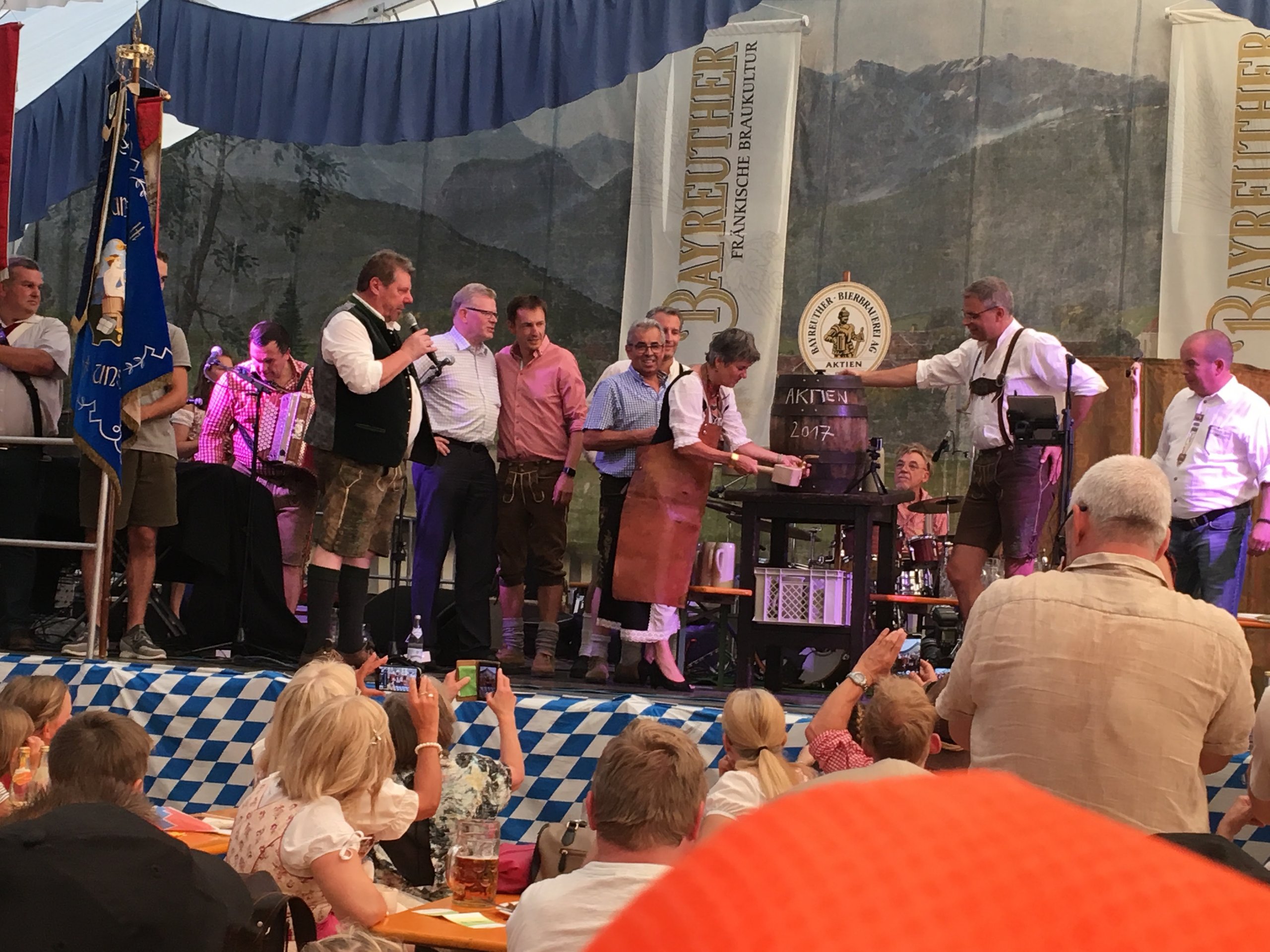 Die Eintracht-Gruppe beim Volksfestumzug 2017