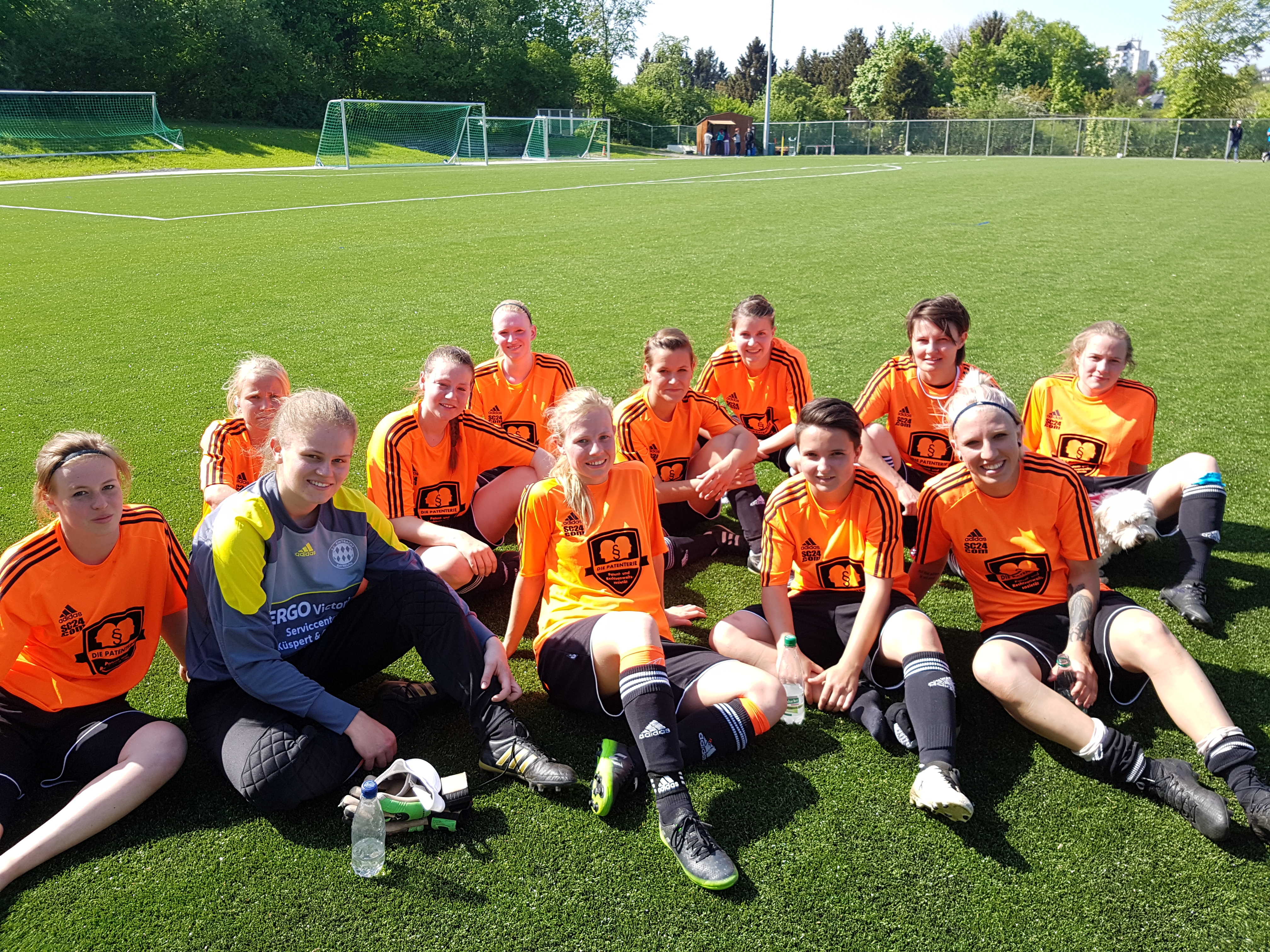 Die Frauen des FC Eintracht Bayreuth nach dem Spiel beim 1. FFC Hof 2