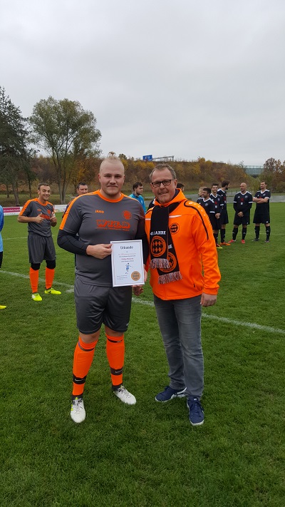 Philipp Wiezorek macht die 100 voll!