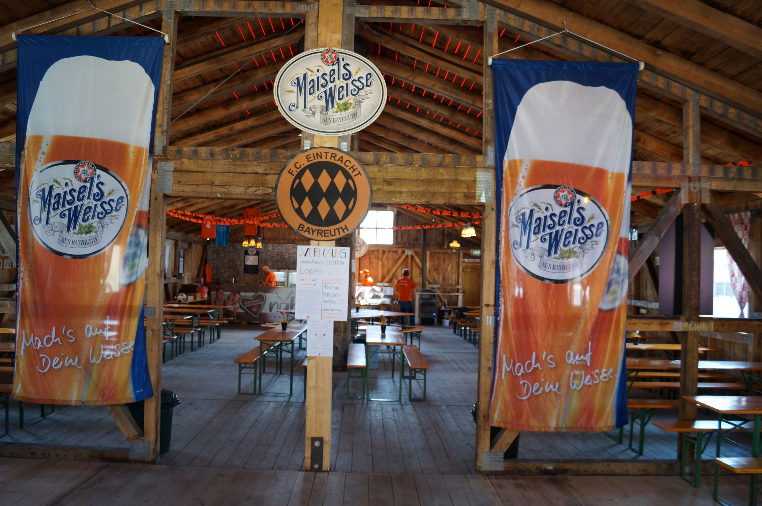 Bieranstich an der Eintracht-Hütte auf dem Frühlingsfest 2019