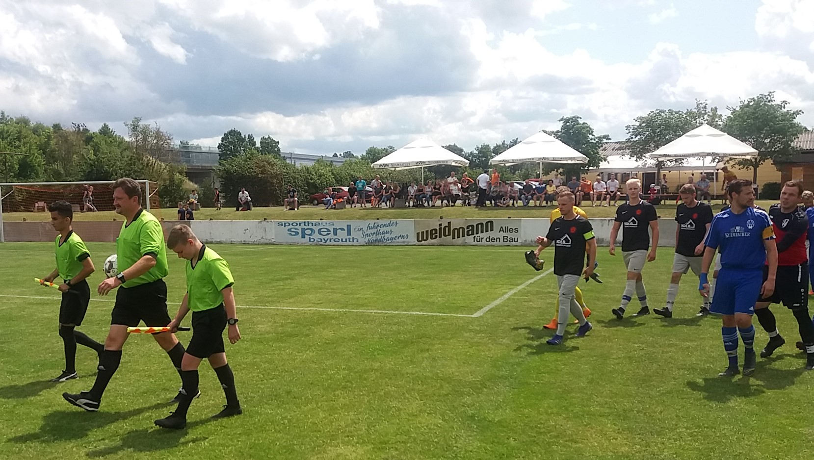 Kapitän Philipp Fiebig führt die erste Kreisliga-Mannschaft des FC Eintracht Bayreuth auf die Obere Röth