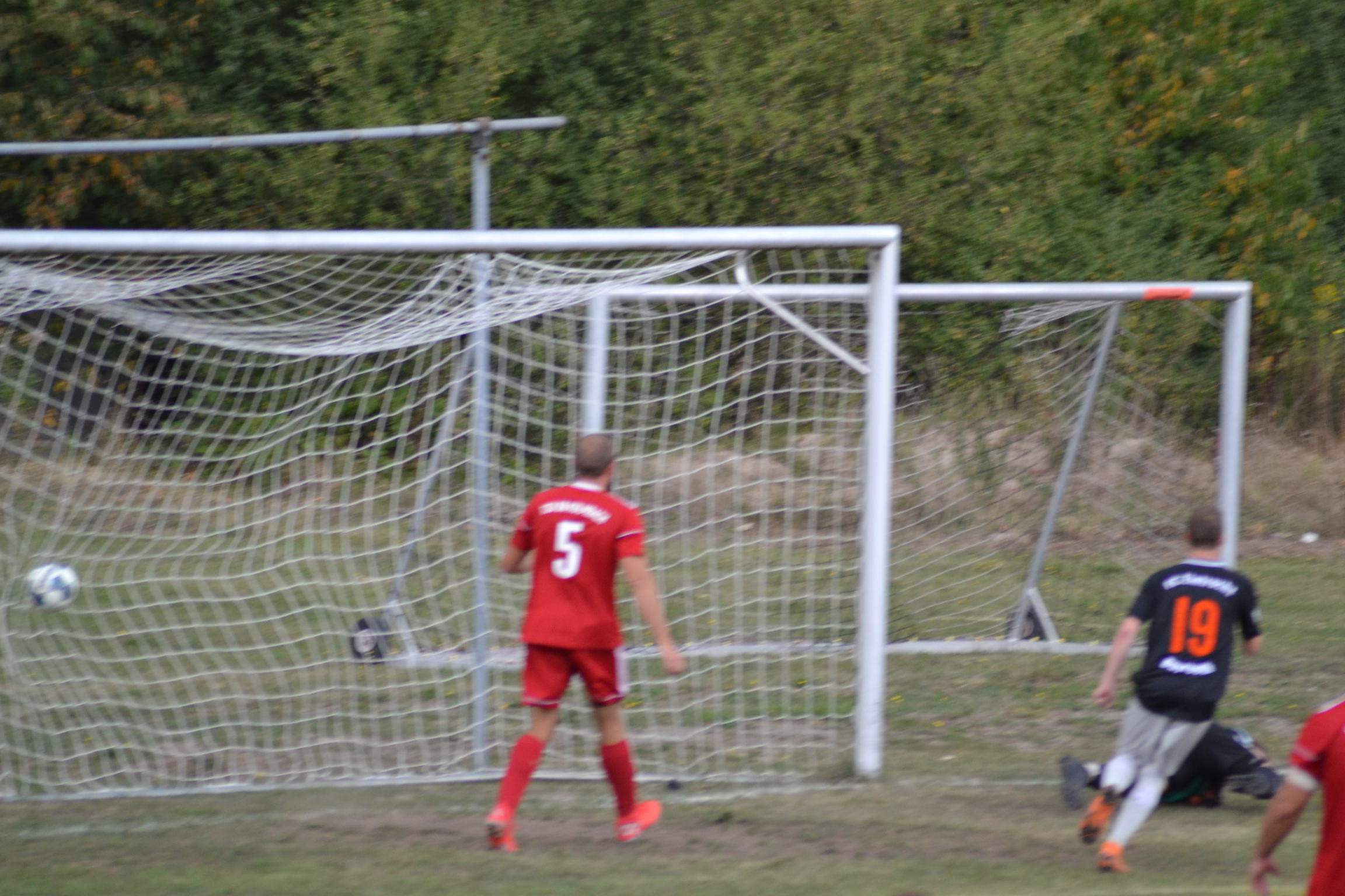 Arthur Terentev erzielt das 2 : 1 in der 60. Minute
