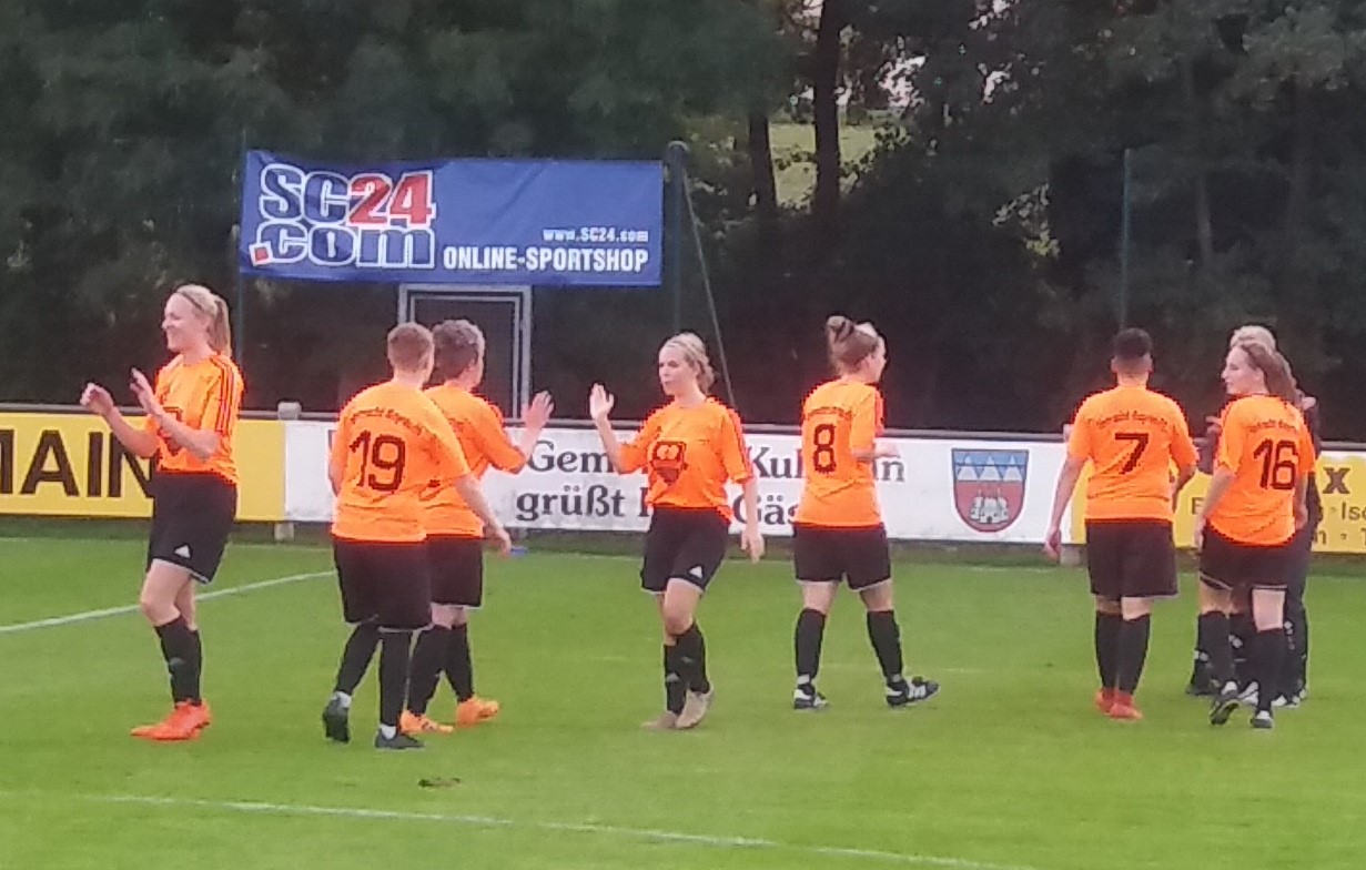Die Frauen des FC Eintracht Bayreuth nach dem 2:0 in Kulmain