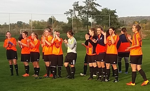 Die Frauen des FC Eintracht Bayreuth nach dem 3:3 gegen die SG Arzberg-Röthenbach