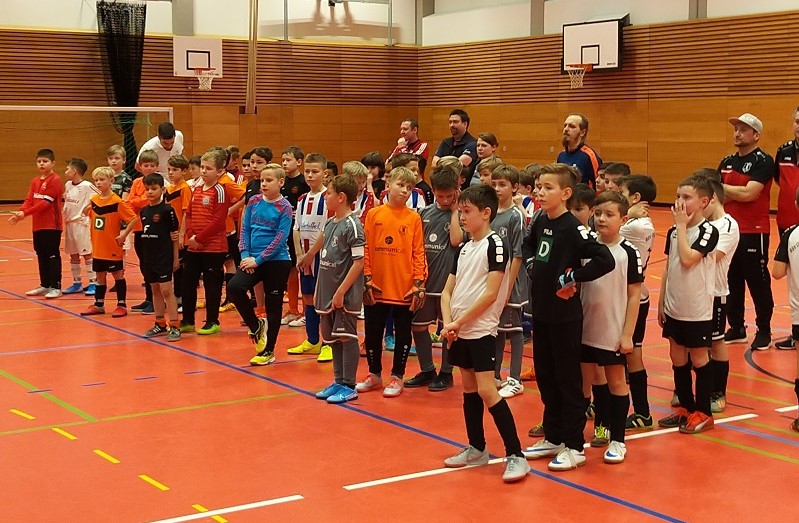 Heute zwei Eintracht-Jugendturniere in der Turnhalle am Roten Main