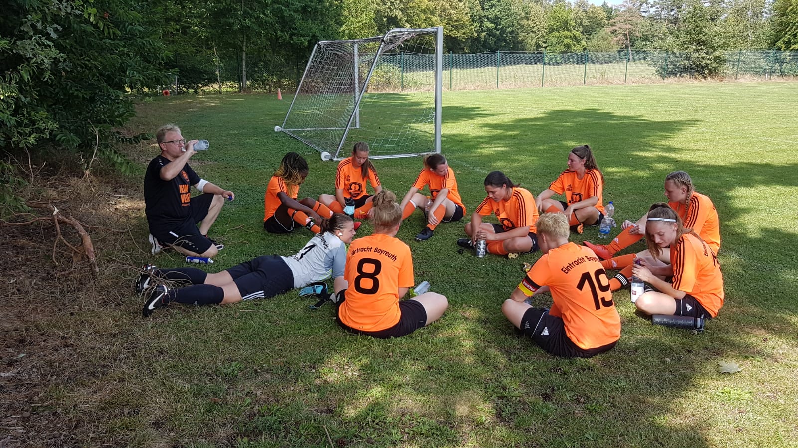 Die Damen des FC Eintracht Bayreuth beim ersten Spiel nach der Corona-Pause