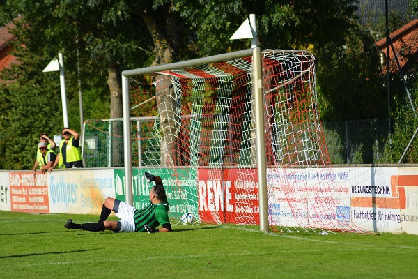 Florian Heublein verkürzt in der 81. Minute