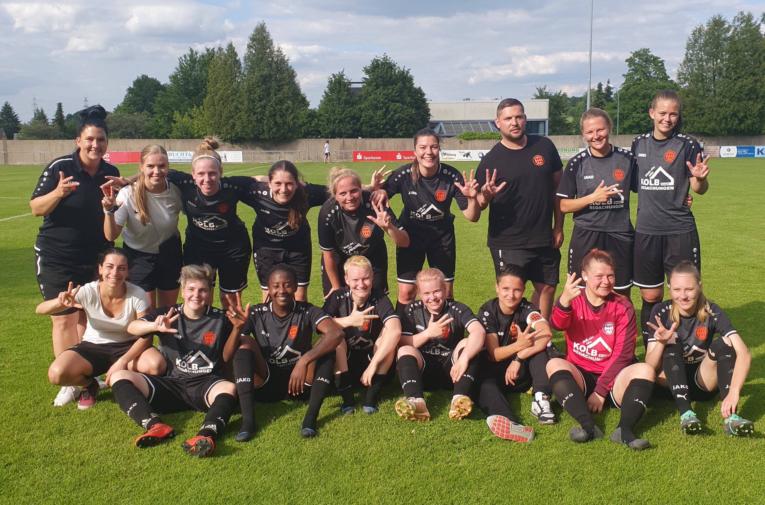 FC Eintracht Bayreuth Frauen nach dem 4:1 beim FC Eintracht Münchberg