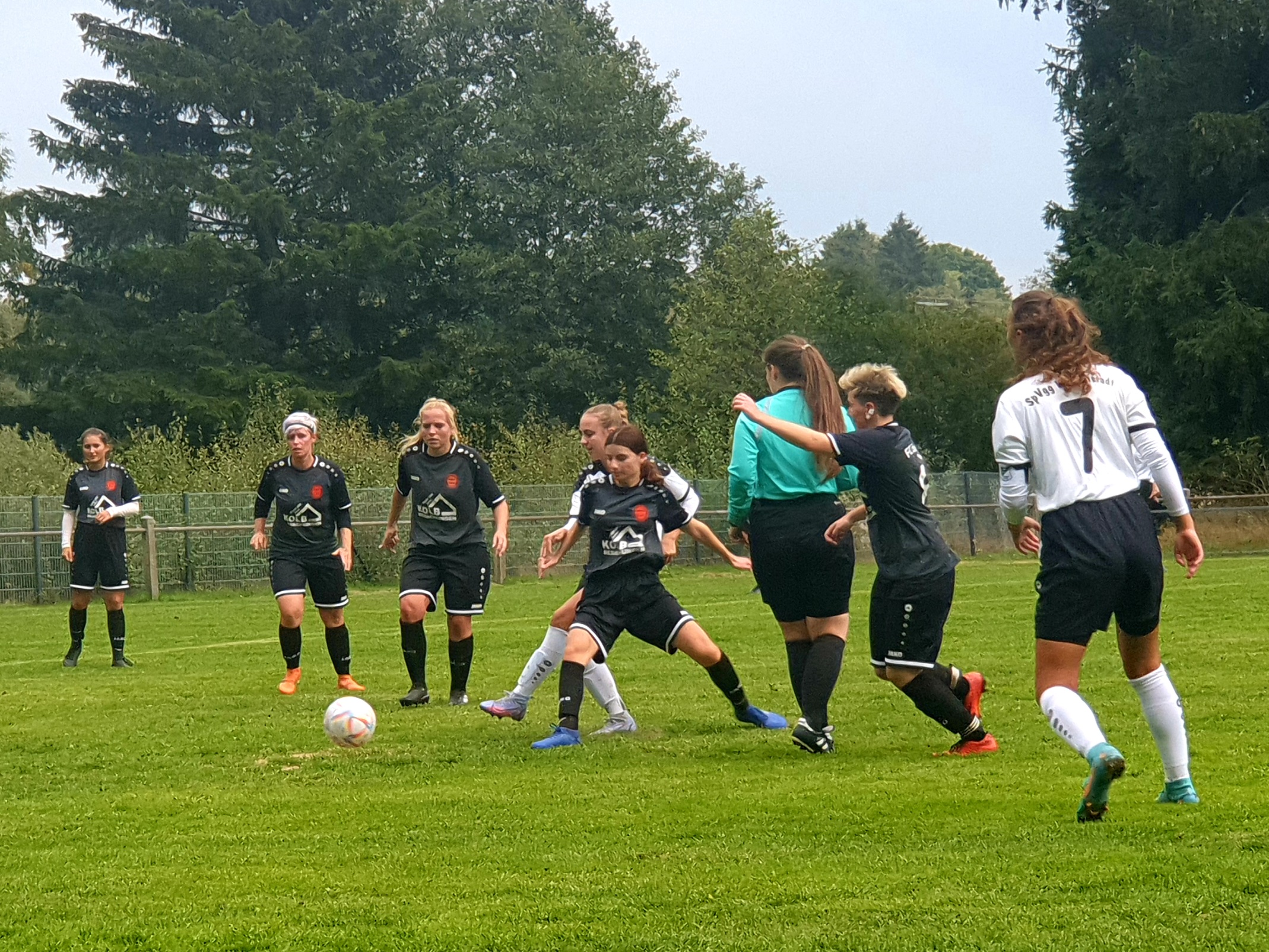 FC Eintracht Bayreuth Frauen bei der SpVgg Weißenstadt