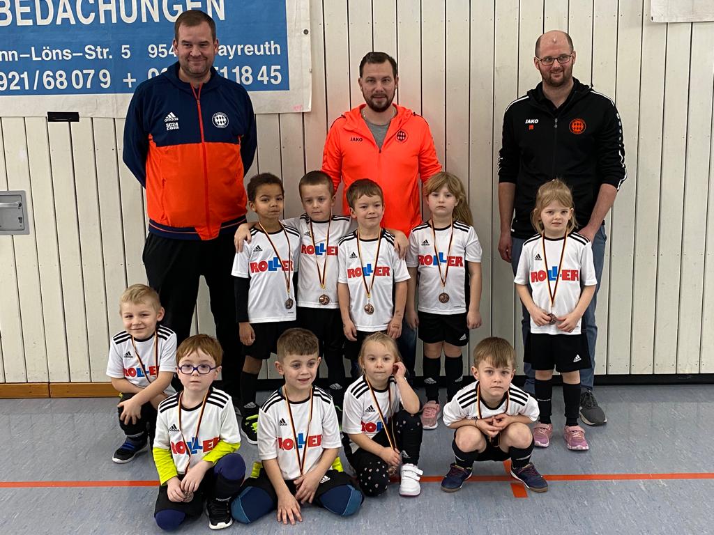 Unsere Mädchen und Buben der G-Junioren beim Turnier in der Bindlacher Bärenhalle