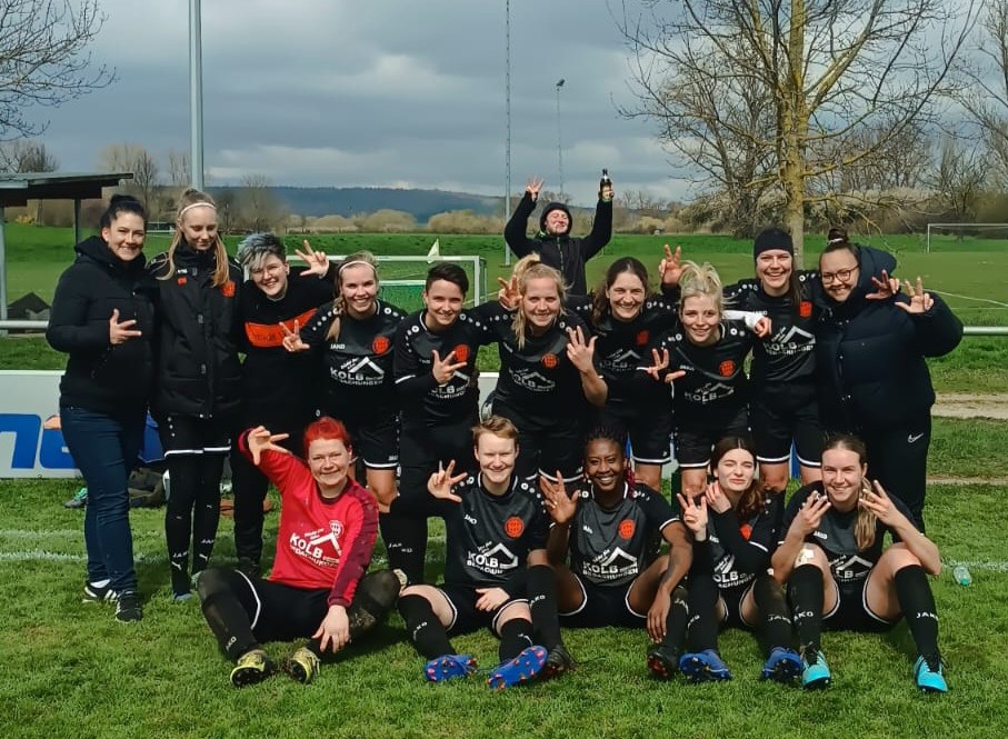 FC Eintracht Bayreuth Frauen nach dem 3:0 bei der SpVgg Germania Ebing 2