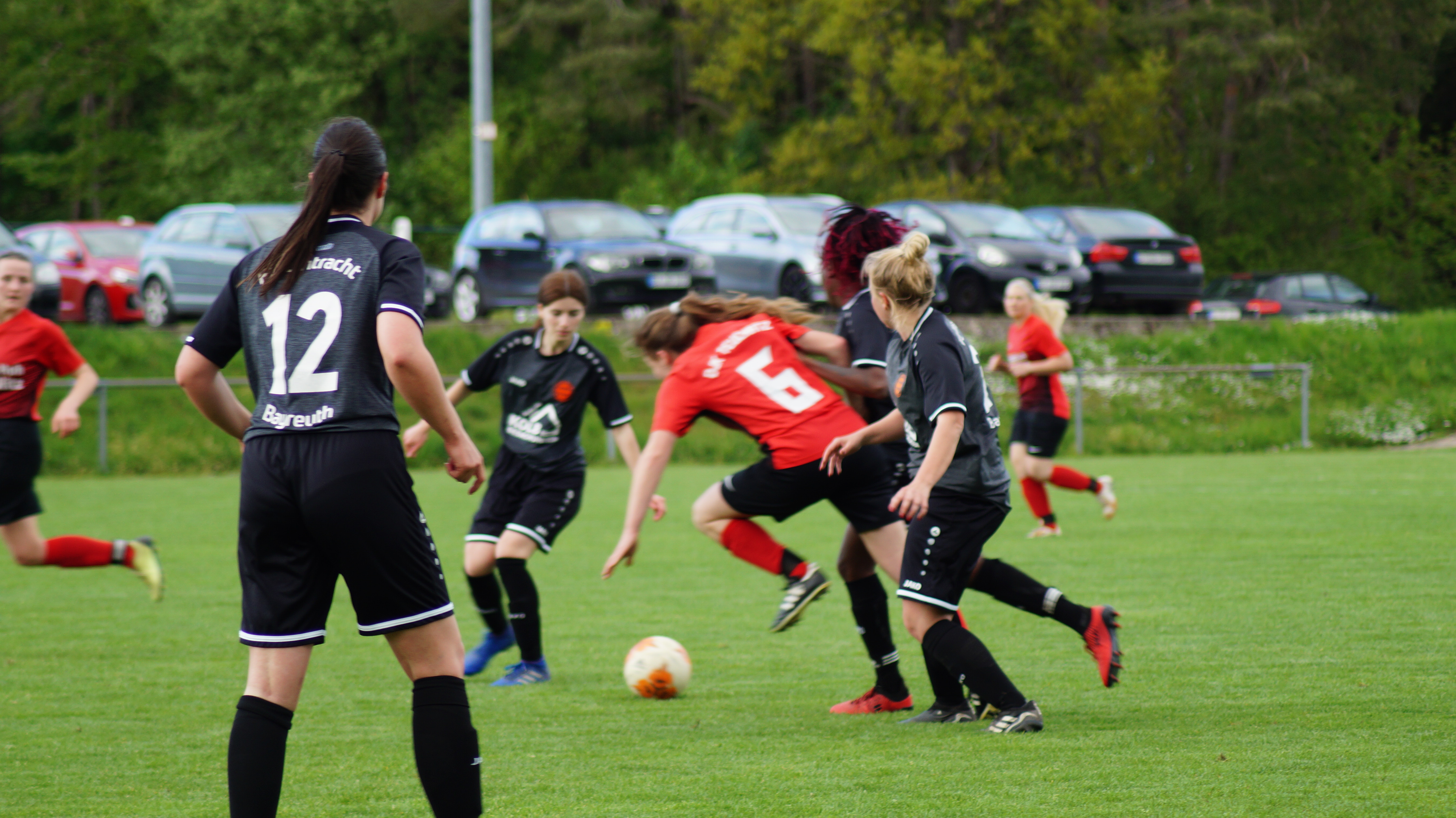 FC Eintracht Bayreuth Frauen beim 4:2 bei der DJK Teuchatz