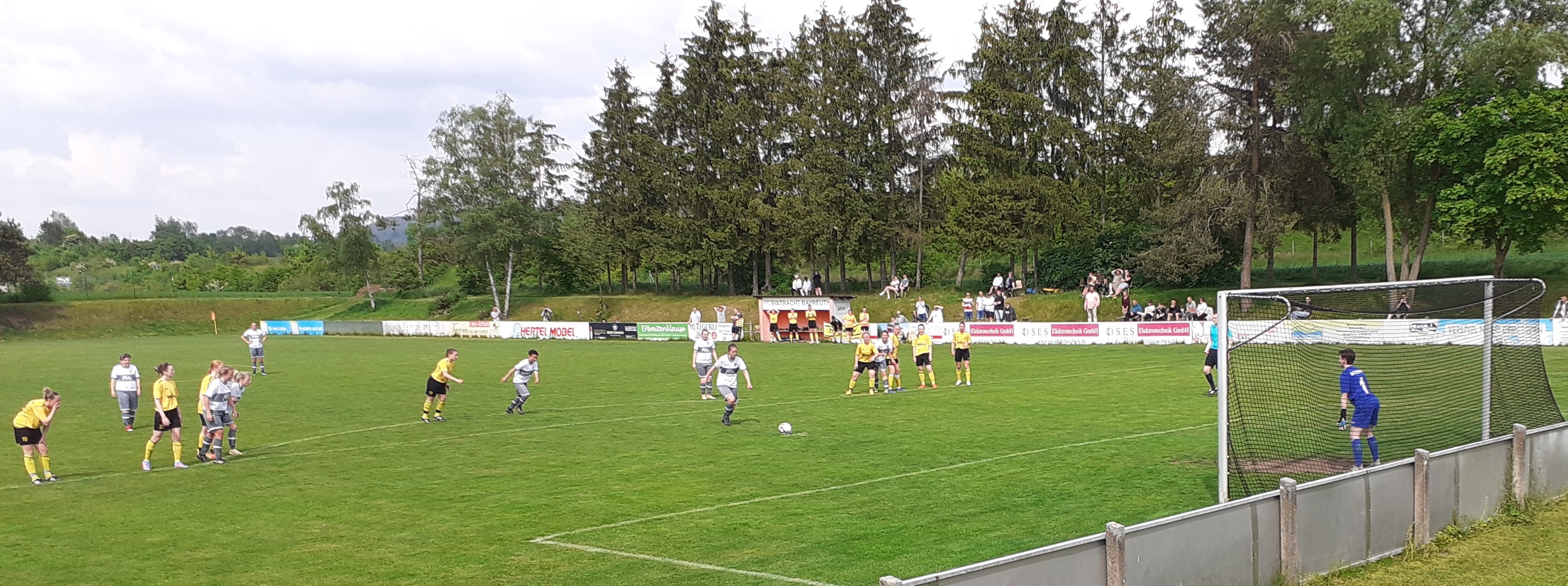 FC Eintracht Bayreuth Frauen im Derby gegen die SpVgg Bayreuth