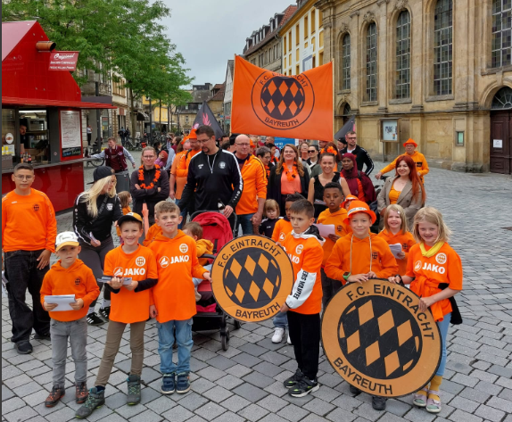 FC Eintracht Bayreuth beim Volksfestumzug der Stadt Bayreuth 2025